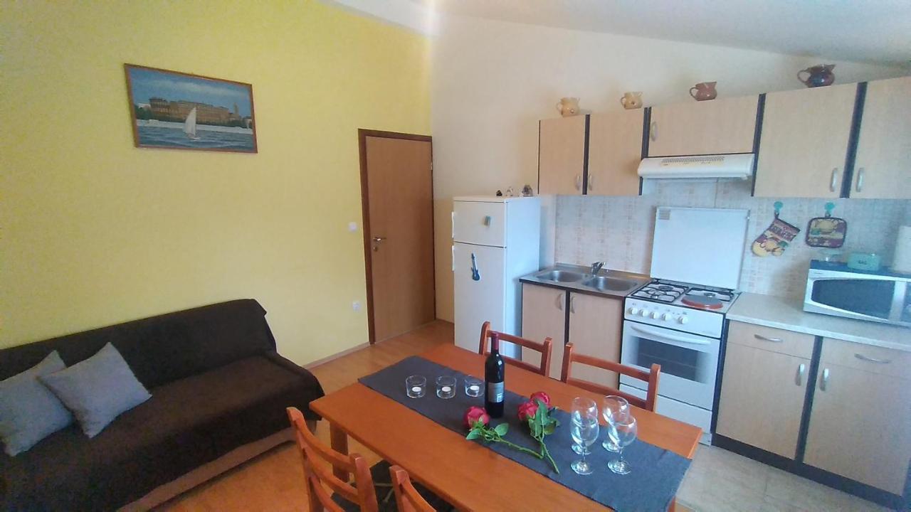 Apartman Ana プーラ エクステリア 写真